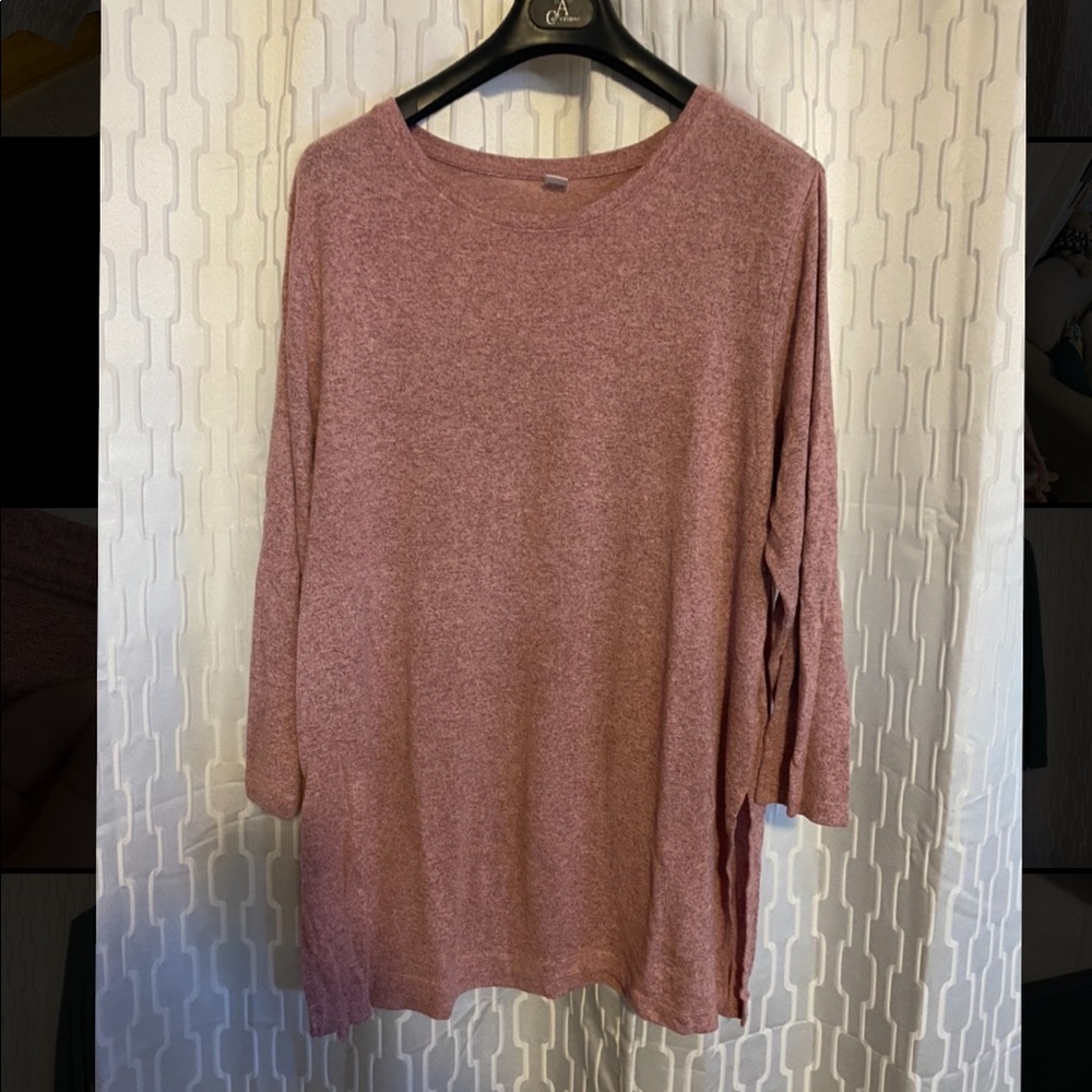 EUC - SUPER SOFT Rose long sleeve tunic length too